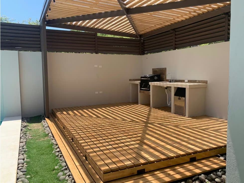 Modern 2-Bedroom Apartment for Rent | Villarreal, 5 Minutes from Tamarindo