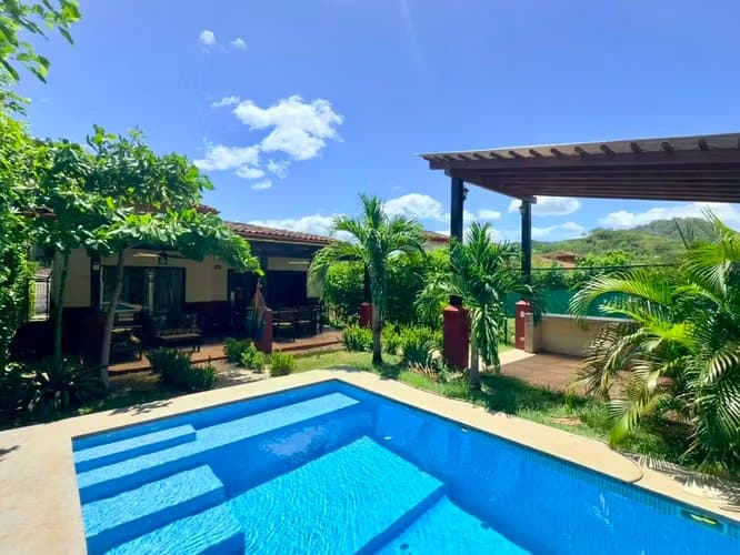 EN RENTA – RESIDENCIA EXCLUSIVA EN LOMA VERDE, SANTA ROSA, TAMARINDO