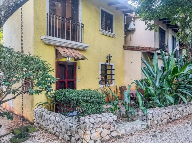 Central Tamarindo Condo – Walk to the Beach, Playa Tamarindo