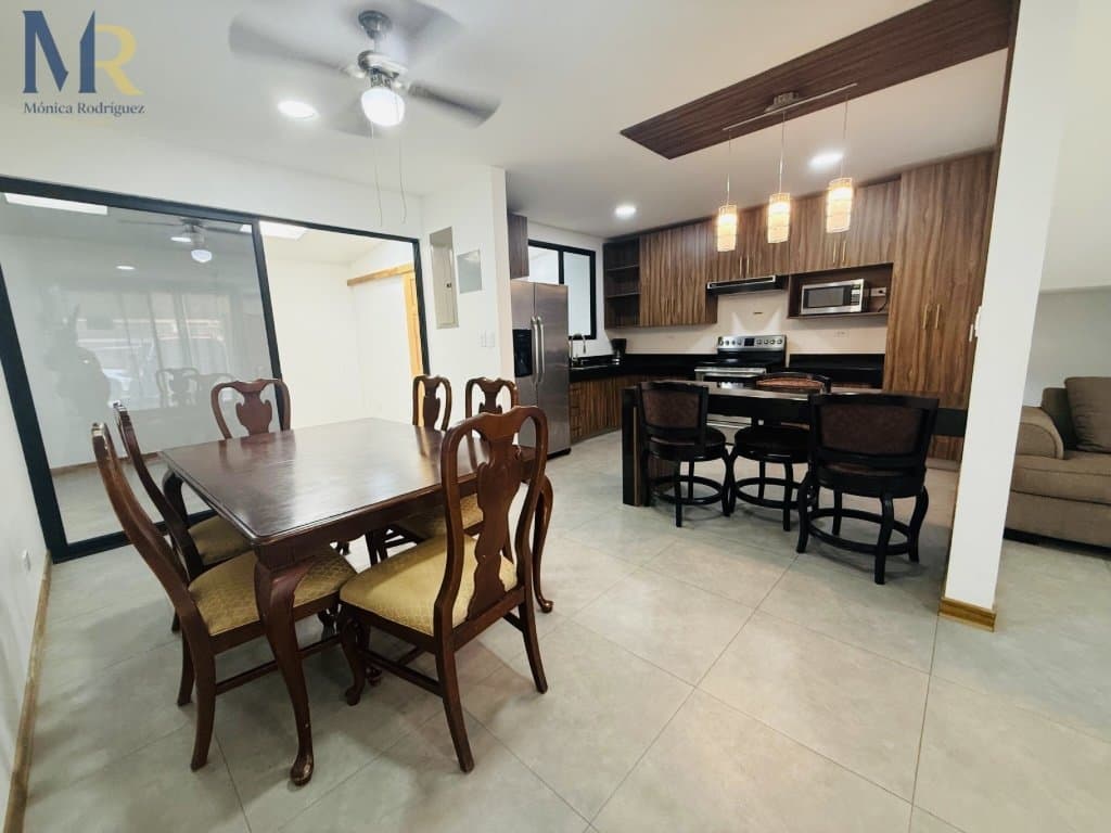 Casa amueblada en alquiler en condominio - Liberia